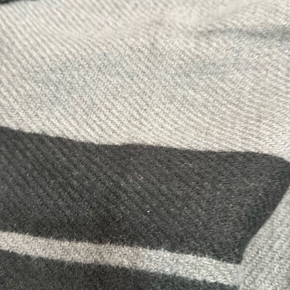 Woolrich Black & Gray Soft Poncho Fringe Wrap One Size - Picture 6 of 10